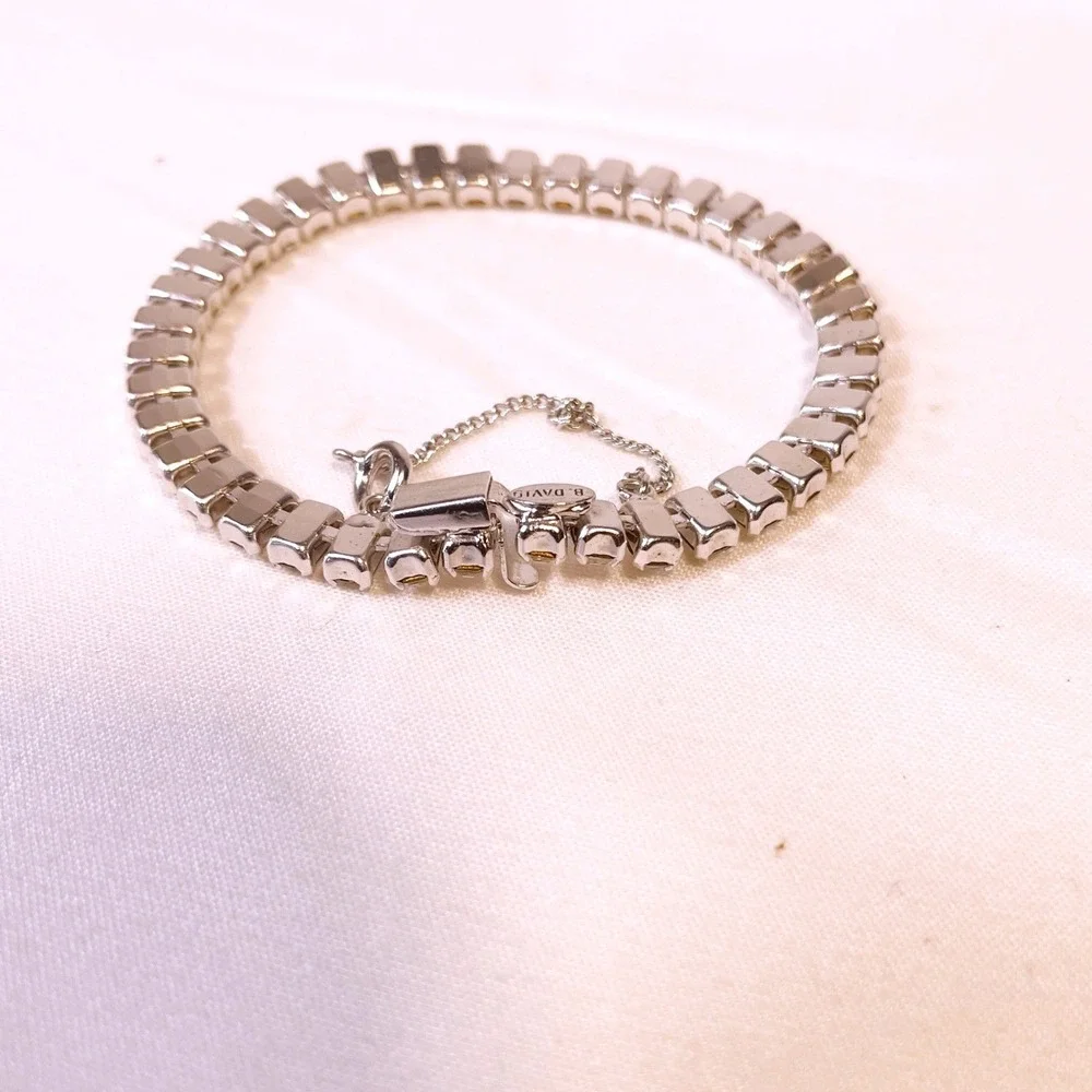 B David Vintage Crystal Tennis Bracelet Baguette Silver Tone Safety Chain 7in